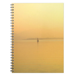 Goldener See mit Schiff Notizblock