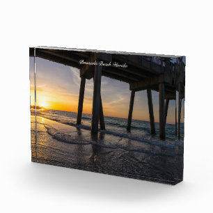 Goldener Sonnenaufgang unter dem Pensacola Pier Fo Fotoblock
