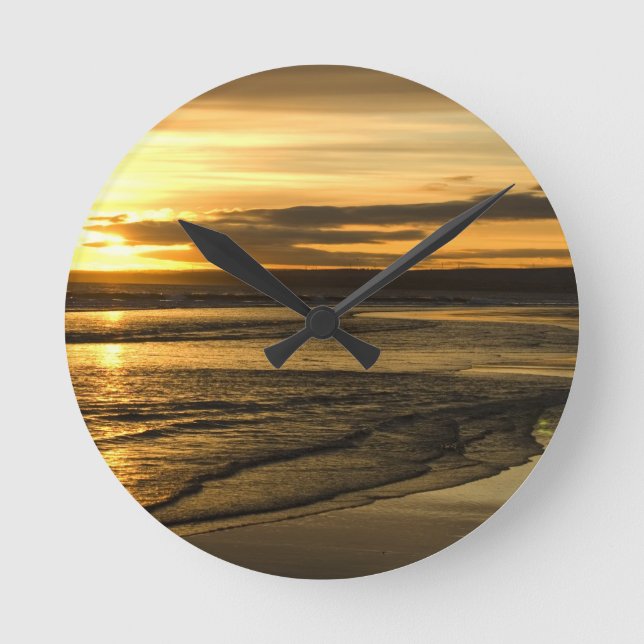 Goldener Sonnenuntergang Runde Wanduhr (Vorderseite)