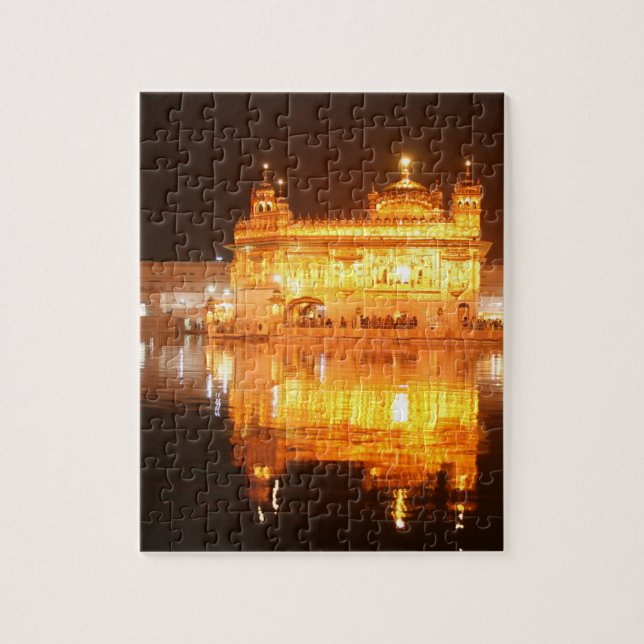 Goldener Tempel Amritsar Nordindien nachts (Vertikal)