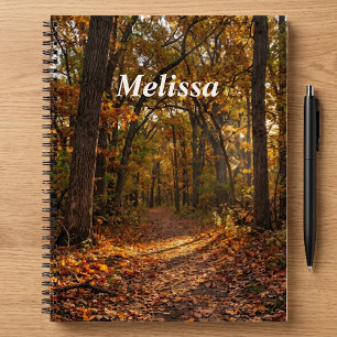Goldenes Blätterdach Herbstpfad Benutzerdefinierte Notizbuch