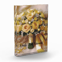 "Goldenes Glühen: Eine gefällige Rose Bouquet der