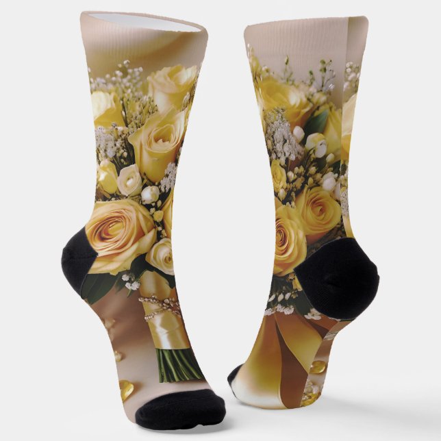 "Goldenes Glühen: Eine gefällige Rose Bouquet der  Socken (Gewinkelt)