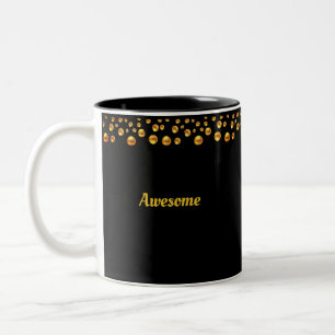 Goldenes Konfetti und personalisierter Text auf Sc Zweifarbige Tasse
