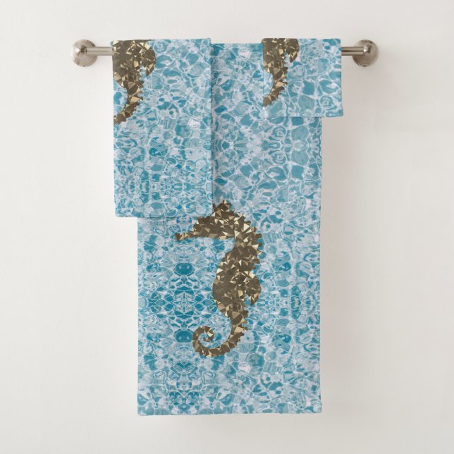 Goldenes Meerpferd auf Abstraktem Blau Badhandtuch Set (Insitu)