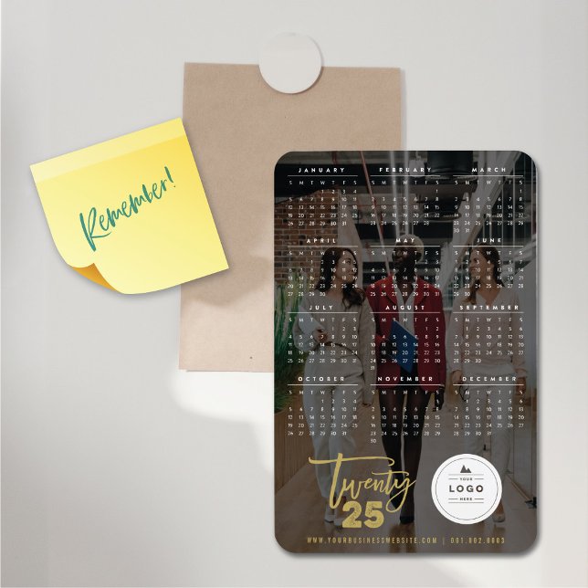 Goldenes Pinselskript 2025 Kalender Foto Neues Jah Magnet (Modern Brush Script 2025 Calendar Holiday Photo Flexible Magnet @ fat_fa_tin)