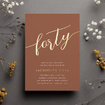 Goldenes Skript 40. Geburtstags-Party Folieneinladung<br><div class="desc">Feiern Sie ihren Meilenstein Geburtstag mit diesen schicken 40. Geburtstagsgeschichten mit "40" in der modernen Goldfolie handgezeichneten Schriftzeichen. Personalisieren Sie Ihre Party-Details unten. Eine unvergessliche,  luxuriöse Wahl für fabelhafte 40. Geburtstagsfeiern.</div>