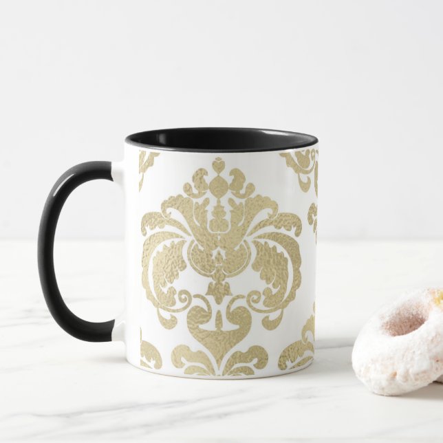 Goldenes und weißes elegantes Damasketmuster Tasse (Mit Donut)