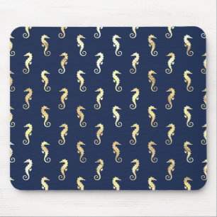 Goldfarbene Seepferdchen auf Marineblau Mousepad