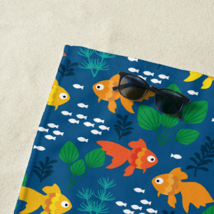 Goldfisch im Aquarium Strandtuch