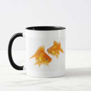 Goldfisch zwei, der sich kreuzt tasse