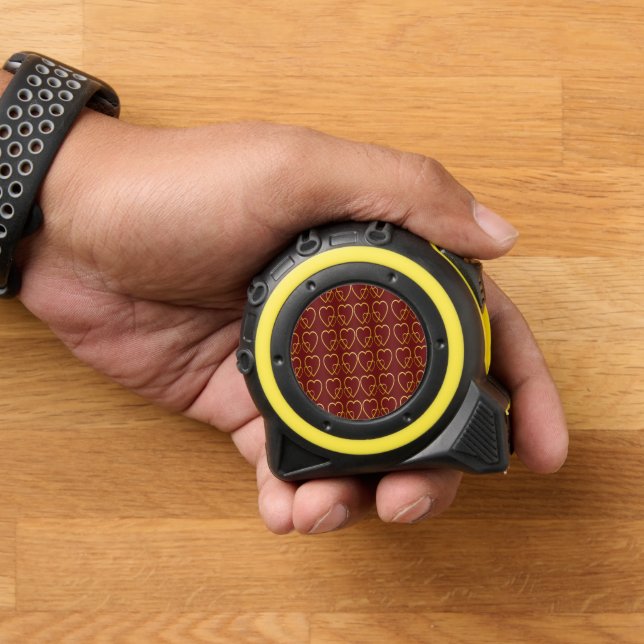 Goldherzen auf Maronen Maßband (Zuhause)