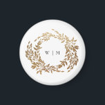 Goldkranz-Monogramm-Hochzeit Magnet<br><div class="desc">*NICHT REAL FOIL* __________________________ ***Dieses Design ist Teil einer Kollektion*** Erleben Sie den Charme zeitloser Eleganz mit meiner traditionellen Monogram Wreath Classic und Elegant Wedding Collection. Diese Kollektion besticht durch personalisierte mit Monogramm Designs mit einem aufwändig gewebten Kranz und Rahmen, die das Wesen einer klassischen, unvergesslichen Hochzeit verkörpern. Genießen Sie...</div>