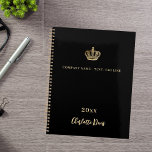 Goldkronennamensgeschäft Planer<br><div class="desc">Stilvoll, klassisch, schwarz. Personalisieren Sie Ihren Firmennamen, das Jahr und Ihren persönlichen Namen. Goldene Buchstaben. Wenn Sie es ohne Text gewollt haben, löschen Sie mit der Backspace-Taste. Mit einer Goldkrone aus Imitat dekoriert. Die Krone und der Text sowohl vorne als auch hinten.</div>