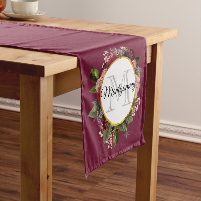 Goldmarmor Muster und Burgund Florals Monogramm Kurzer Tischläufer (Beispiel)