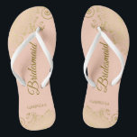 Goldmedaille Elegante Korallenpfirsichkirche Hochz Flip Flops<br><div class="desc">Diese eleganten Hochzeitskippen sind eine großartige Möglichkeit, um Ihren Brautmädchen zu danken und sie zu erkennen und ihnen nach einem langen Tag eine Erholung zu geben. Das schöne Design zeichnet sich durch ein elegantes Design mit goldfarbenen Spitzen-Frills auf einem blassorangen oder korallenpfirsichfarbenen Hintergrund und extravaganten goldfarbenen Schriftzeichen aus. Der Text...</div>