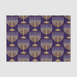 Goldmenora Seidenpapier<br><div class="desc">Muster der jüdischen Menorah mit Kerzen auf blauem Hintergrund Geschenkpapier.</div>