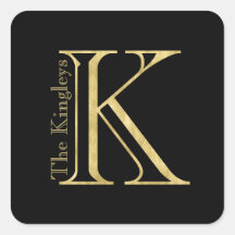Goldmonogramm K und Name auf einer beliebigen Farb