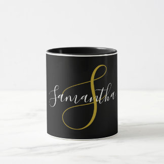 Goldmonogramm-Letter und weißer Name Tasse