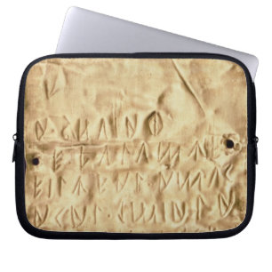 Goldplatte mit "kurzer" Etruscan Aufschrift, von Laptopschutzhülle