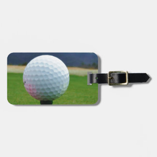 Golf Ball auf dem Golfplatz Gepäckanhänger