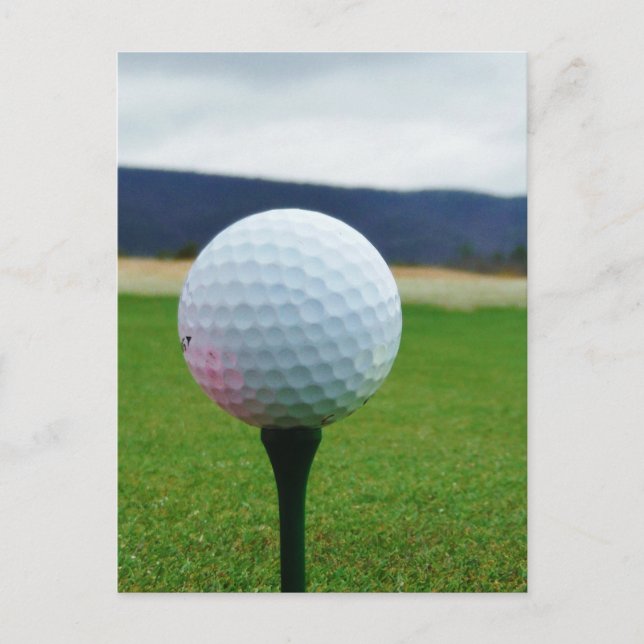 Golf Ball auf dem Golfplatz Postkarte (Vorderseite)