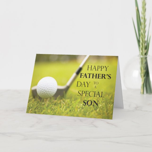 Golf-Ball des Sohnes Vatertag im Gras Karte (Vorderseite)