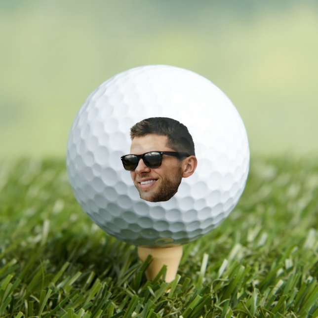 Golf Ball mit Blick auf ihn, Ihr Gesicht auf Golf  (Insitu T-Shirt)