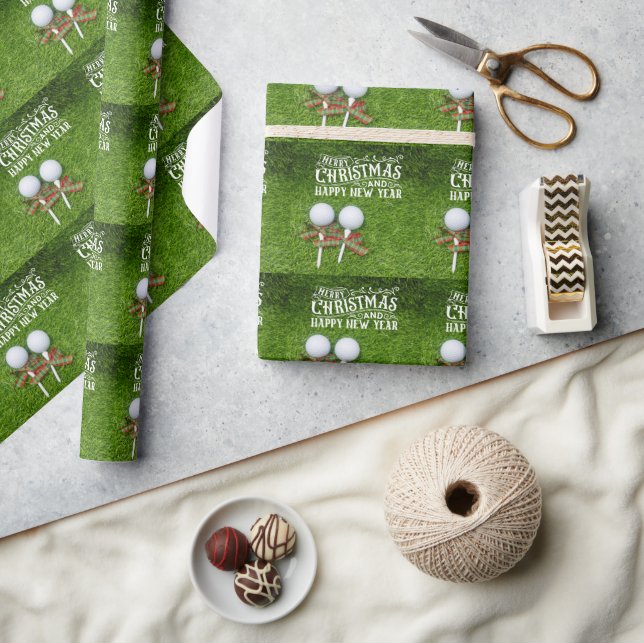 Golf Bälle Weihnachtstee mit Bänkchenmütze auf Grü Geschenkpapier (Kunsthandwerk)
