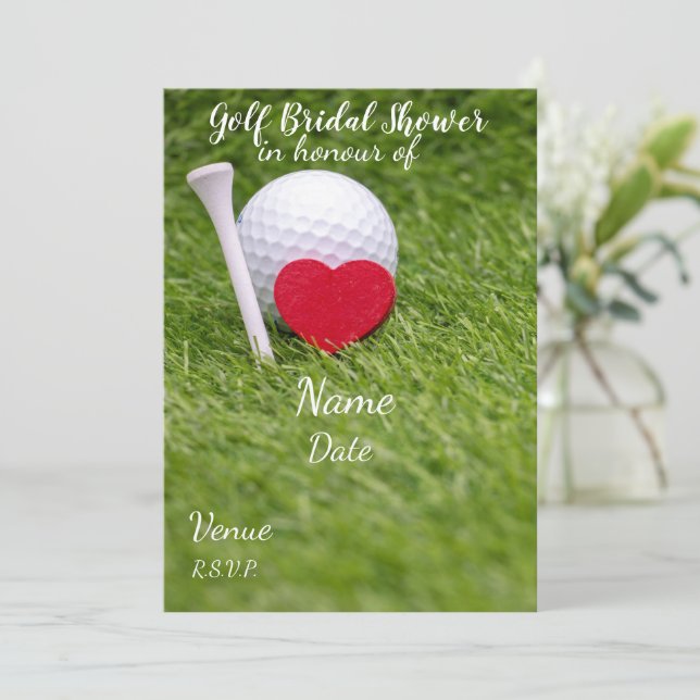 Golf Brautparty mit Golfball und Liebe Herz Einladung (Stehend Vorderseite)