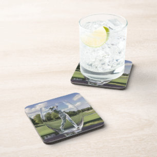 Golf-Player in einem Glas-Tumbler mit Golfplatz, Getränkeuntersetzer