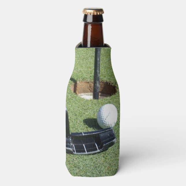 Golf Putting auf Green, Flaschenkühler (Flaschenvorderseite)