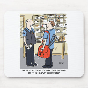 Golf spielender Briefträger liebt Golf Cartoon Mousepad