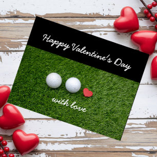 Golf Valentinstag mit Golfball und rotem Herz Feiertagspostkarte