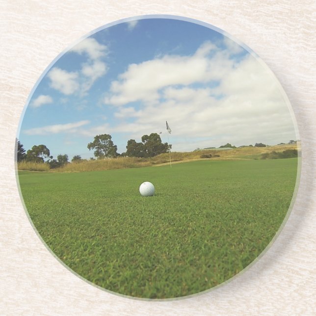 Golfball auf dem Grün, Sandstein Untersetzer (Vorne)