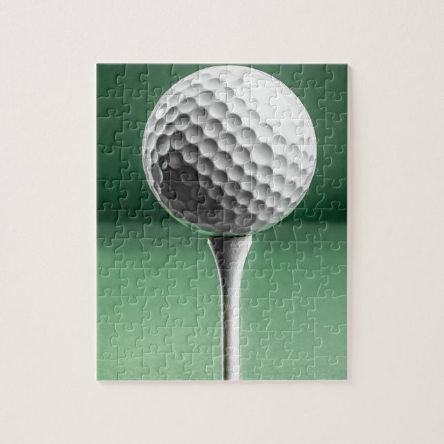 Golfball auf T-Shirt (Vertikal)