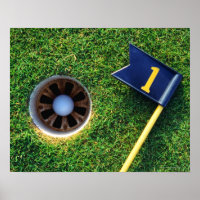 Golfball im Loch