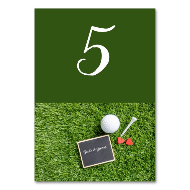 Golfball mit Namen auf der Tafel ist grün Tischnummer (Vorderseite)