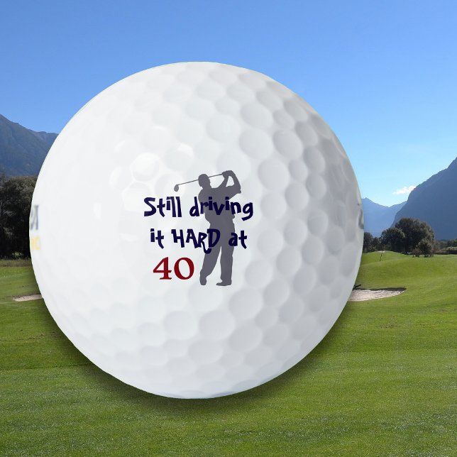 Golfer Driving Hard bei 40 Golfball (Von Creator hochgeladen)
