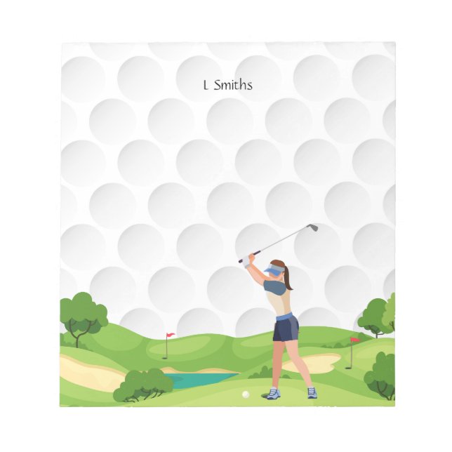 Golferin ist auf dem Golfplatz Notizblock (Vorderseite)