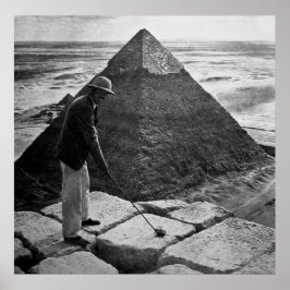 Golfspielen in der Pyramide Schwarz-Weiß Poster