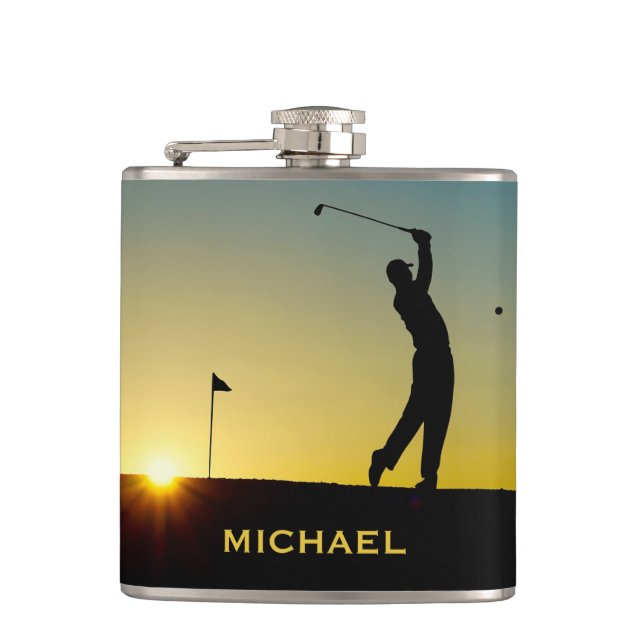Golfspieler bei Sonnenuntergang Personalisiert Flachmann (Vorderseite)
