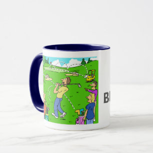 Golfspieler mit einem Schlag, der zurückprallt Tasse