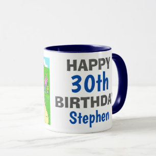 Golfspieler steckt in einem Bunker Tasse