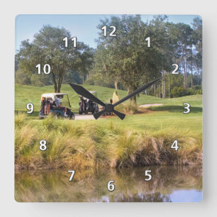 Golfspieler und Golfplatz-Uhr Quadratische Wanduhr