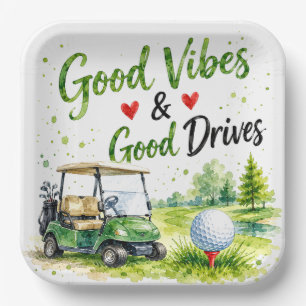 Golfwagen und Ball auf dem Golfplatz Pappteller