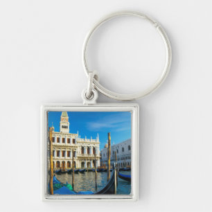 Gondeln auf dem Canale Grande in der Nähe des Doge Schlüsselanhänger