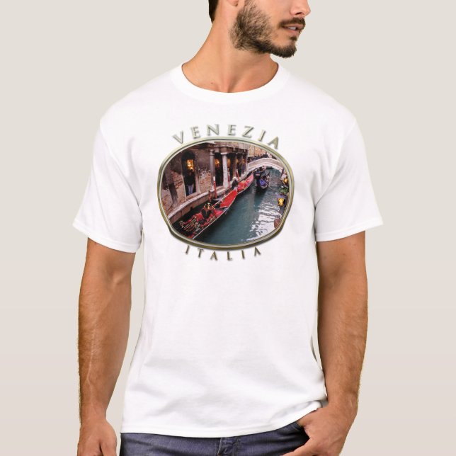 Gondeln auf einem venezianischen Kanal T-Shirt (Vorderseite)