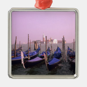 Gondeln bereit für Touristen in Venedig Italien Ornament Aus Metall