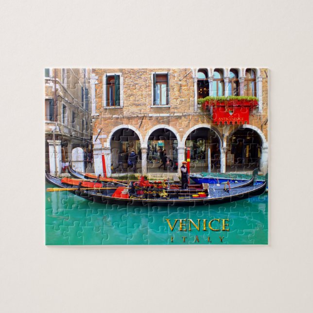 Gondoliere in Cannaregio (Horizontal)